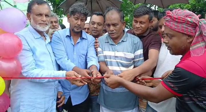 নান্দাইলে ব্যাক্তিগত অর্থায়নে রাস্তা নির্মাণ