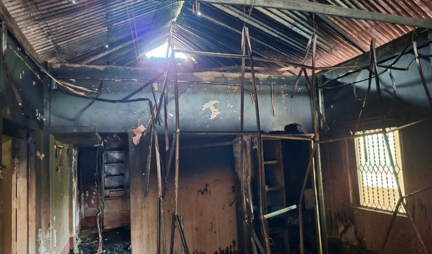 গফরগাঁও উপজেলার সাবেক বিএনপি আহবায়কের বাড়ি আগুনে পুড়ে ছাইঃ স্তব্ধ ২সন্তান