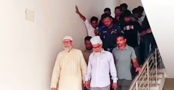 মুচলেকা দিয়ে ক্যাম্পাস ছাড়লেন আনন্দ মোহন কলেজের ভারপ্রাপ্ত অধ্যক্ষ অধ্যাপক মোহা. সাকির হোসেন