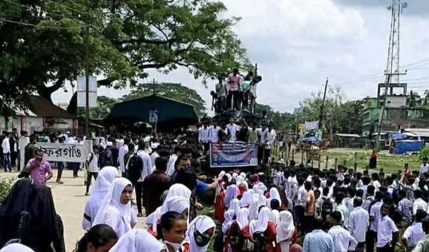 গফরগাঁওয়ে অবরোধের আড়াই ঘণ্টা পর রেল চলাচল স্বাভাবিক