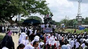 শিশু হত্যার বিচার দাবিতে গফরগাঁওয়ে রেলপথ অবরোধ