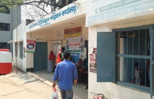 ত্রিশালে প্রশাসককে বাদ দিয়ে ইউপি সদস্যের সভাপতিত্বে বৈঠক, বৈধতা নিয়ে প্রশ্ন