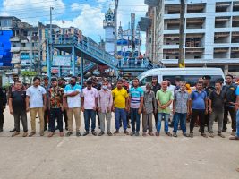 ময়মনসিংহ মেডিকেল হাসপাতালে অভিযান চালিয়ে দালাল চক্রের ১৯ সদস্যকে আটক