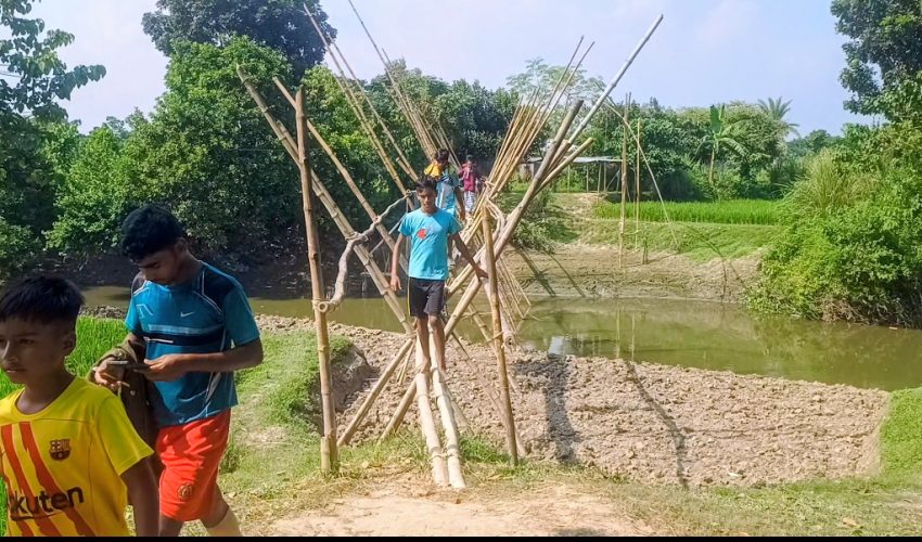ত্রিশালে সাকুতে পড়ে শিক্ষার্থীর মৃত্যু, এলাকাবাসীর ব্রিজ নির্মাণের দাবি