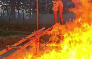 আগুন নিয়ে কন্টেন্ট তৈরী করতে গিয়ে অগ্নিদগ্ধ, পুড়ে গেছে ৪০ শতাংশ