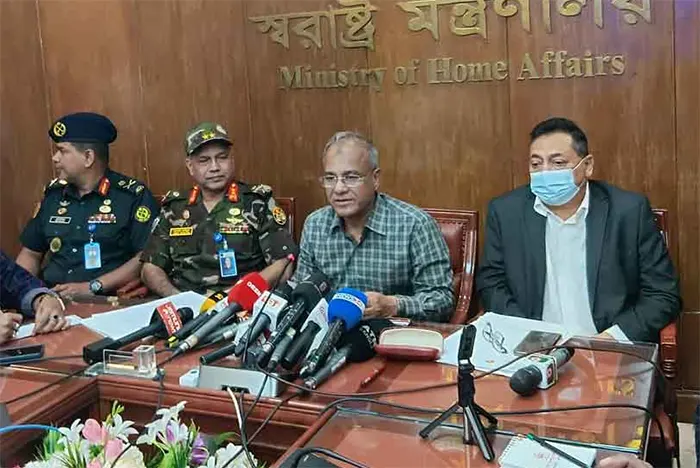 ১৩ নভেম্বর ঘিরে শক্ত অবস্থানের জন্য টহল বাড়ানো হয়েছে– স্বরাষ্ট্র উপদেষ্টা