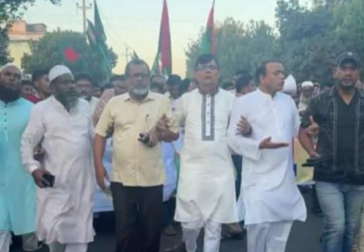 নান্দাইলে বিপ্লব ও সংহতি দিবসে মনোনয়ন বঞ্চিত চার প্রার্থী এক মঞ্চে