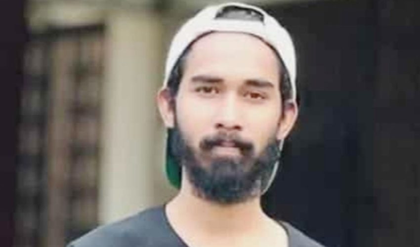 কুড়াল দিয়ে কুপিয়ে বন্ধু ফাহিমকে খুন করে থানায় আত্মসমর্পণ