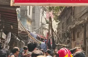 ভূমিকম্পে রাজধানী ঢাকাসহ ৬ জন নিহত , ঢাকাসহ বিভিন্ন জেলায় আহত দুই শতাধিক