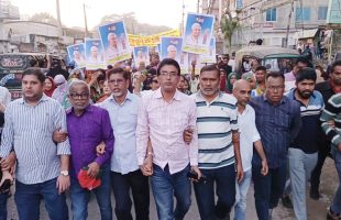 বিএনপির ডা. এজেডএম জাহিদের অনুসারীরা রায়কে স্বাগত জানিয়ে ময়মনসিংহে আনন্দ মিছিল করেছে