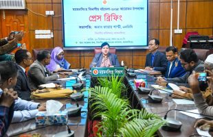 ৯দিনব্যাপী ময়মনসিংহ বিভাগীয় বইমেলা উপলক্ষে সাংবাদিক সম্মেলনে বিভাগীয় কমিশনার -বইমেলায় লেখক-পাঠকের সেতুবন্ধন তৈরি হয়-