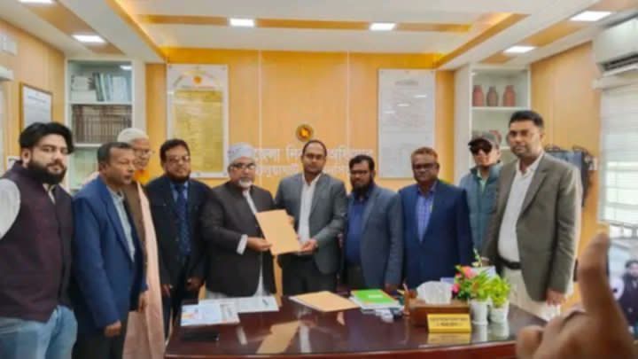 ময়মনসিংহ–১ (হালুয়াঘাট–ধোবাউড়া) আসনে বিএনপি প্রার্থী যুগ্ম মহাসচিব সৈয়দ এমরান সালেহ প্রিন্সের মনোনয়ন দাখিল