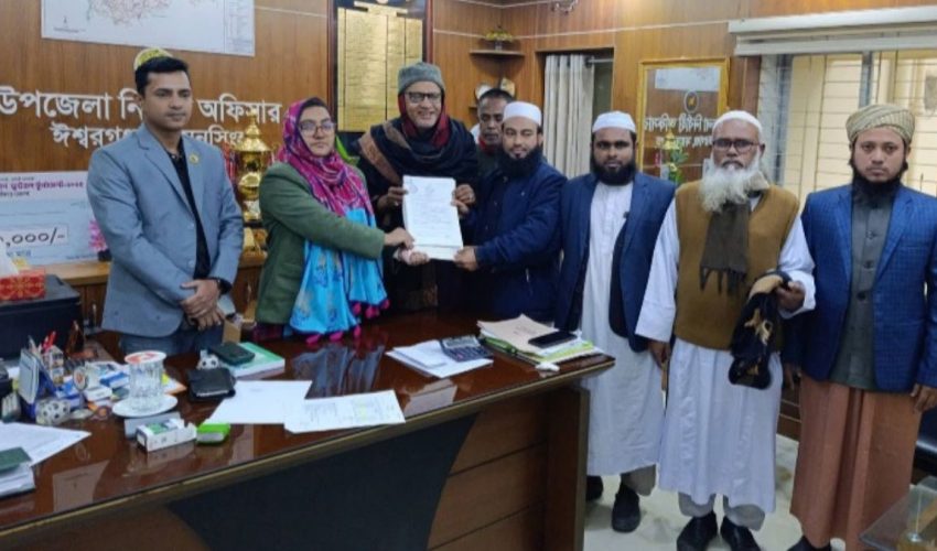 সদ্য পদত্যাগ করা বিএনপির সাবেক এমপি শাহীন ইসলামী আন্দোলনের প্রার্থী হিসেবে মনোনয়নপত্র জমা