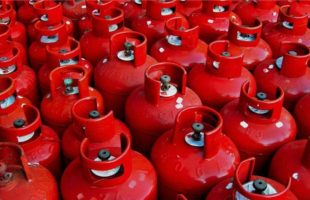 এলপিজি গ্যাসের ১২ কেজি সিলিন্ডারের দাম ৫৩ টাকা বাড়িয়ে ১ হাজার ৩০৬ টাকা নির্ধারণ